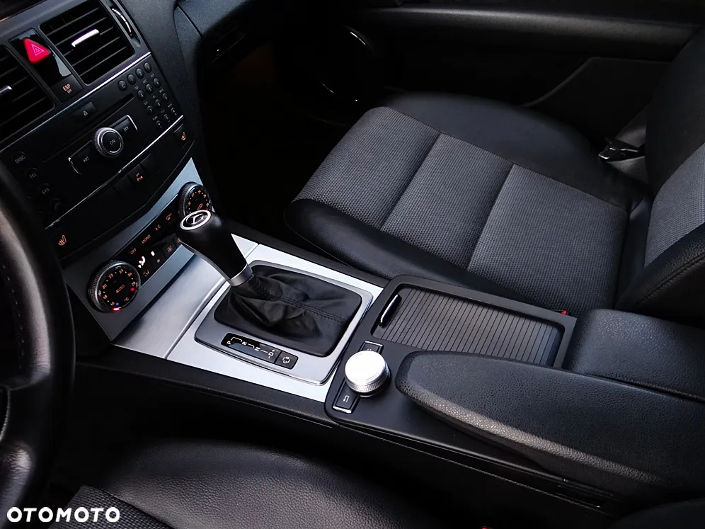 Mercedes-Benz Klasa C 180 T Kompressor Automatik Avantgarde - 33