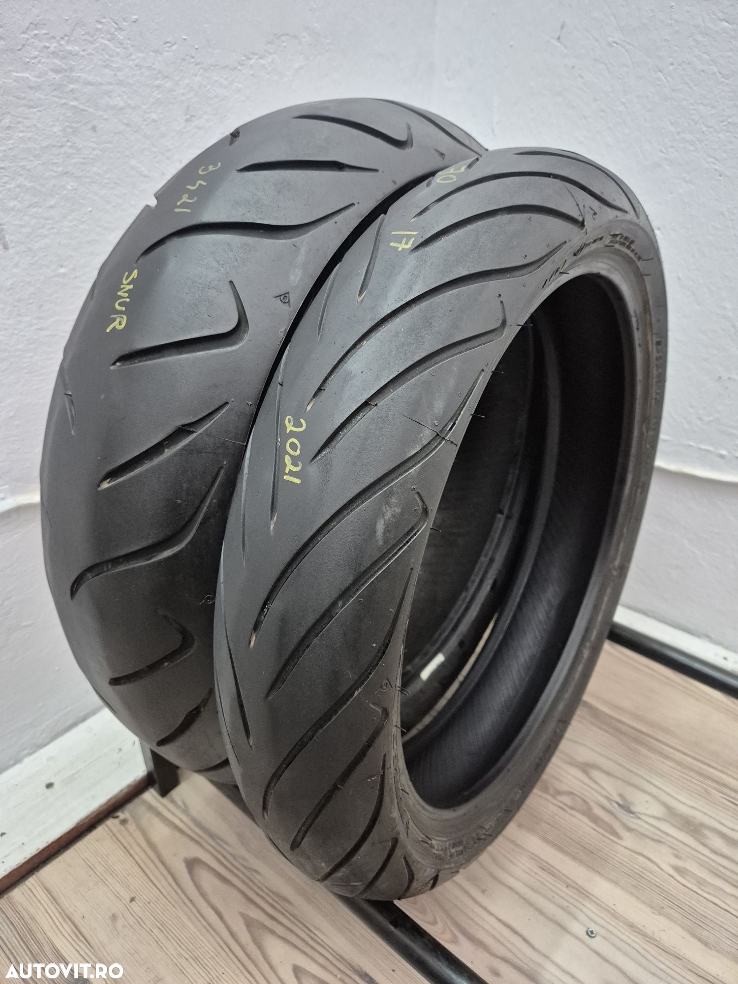 Set anvelope moto 120 70 17 cu 180 55 17 Dunlop roadsmart 2 dot 2022 - 1