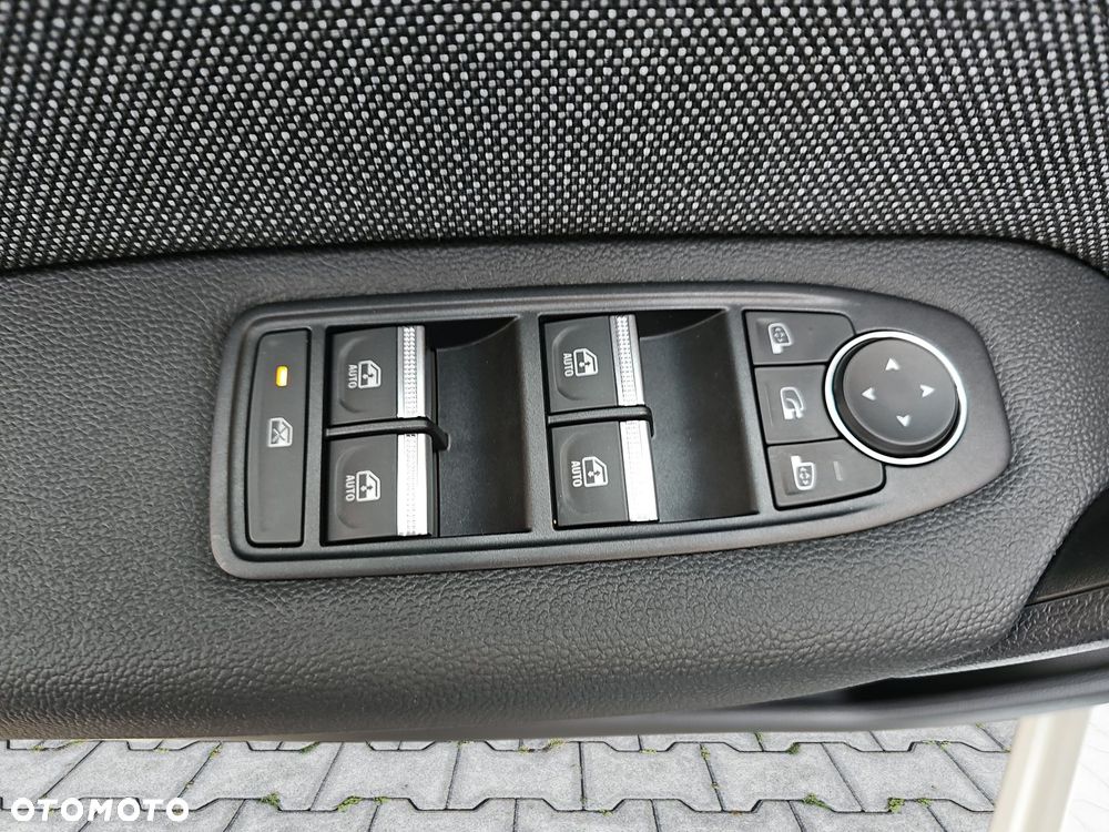 Renault Captur 1.3 TCe mHEV Techno EDC - 19