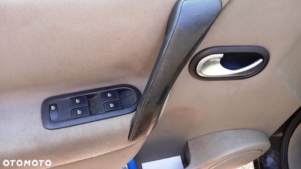 Na części Renault Scenic II 1.6 benzyna silnik skrzynia drzwi maska klapa lakier NV676 szyby zawieszenie fotel kanapa lampa hak wnętrze lusterka zderzak błotnik belka - 18