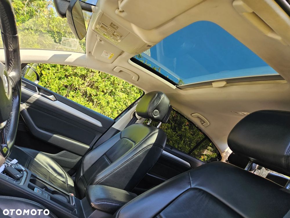 Volkswagen Passat - 15