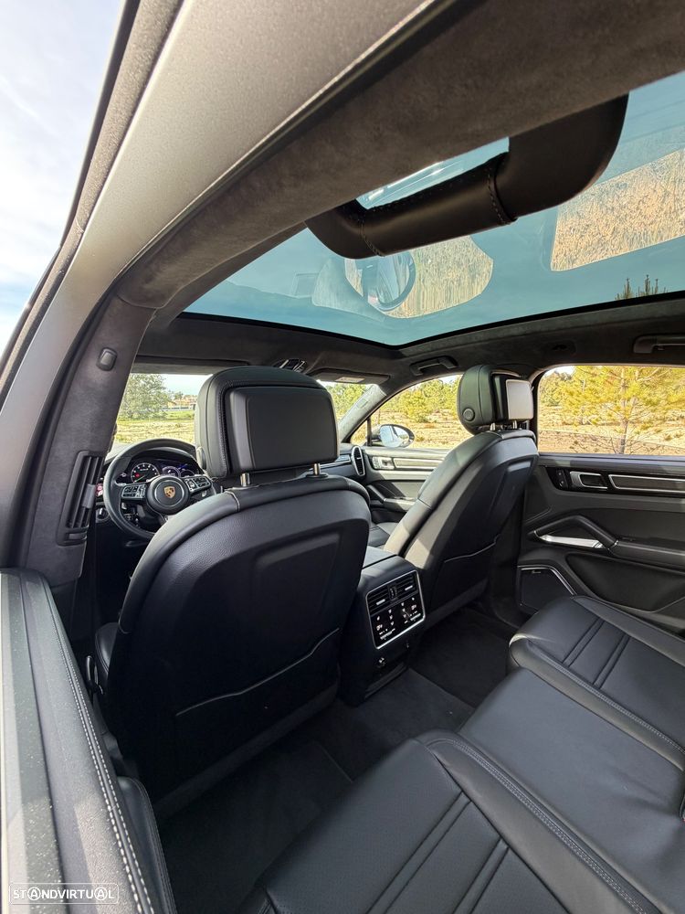 Porsche Cayenne Coupé Turbo S E-Hybrid Tiptronic S - 37