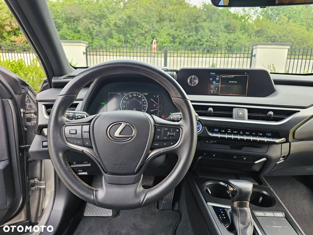 Lexus UX - 17