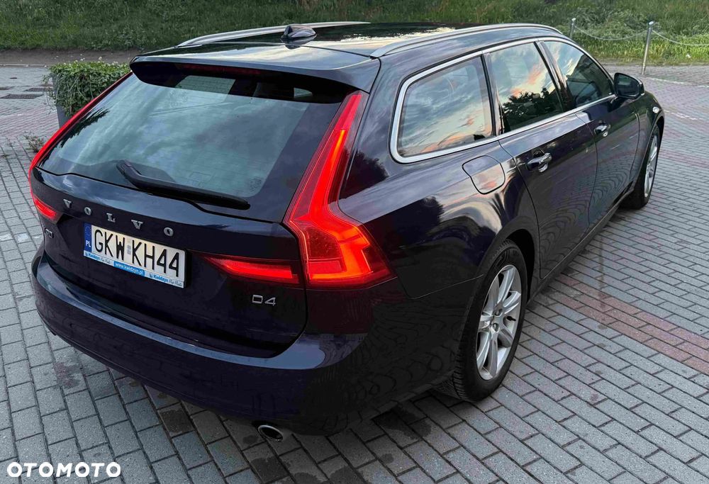 Volvo V90 D4 AWD Momentum - 10