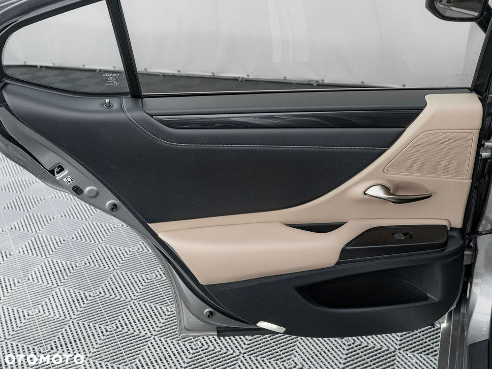 Lexus ES - 28