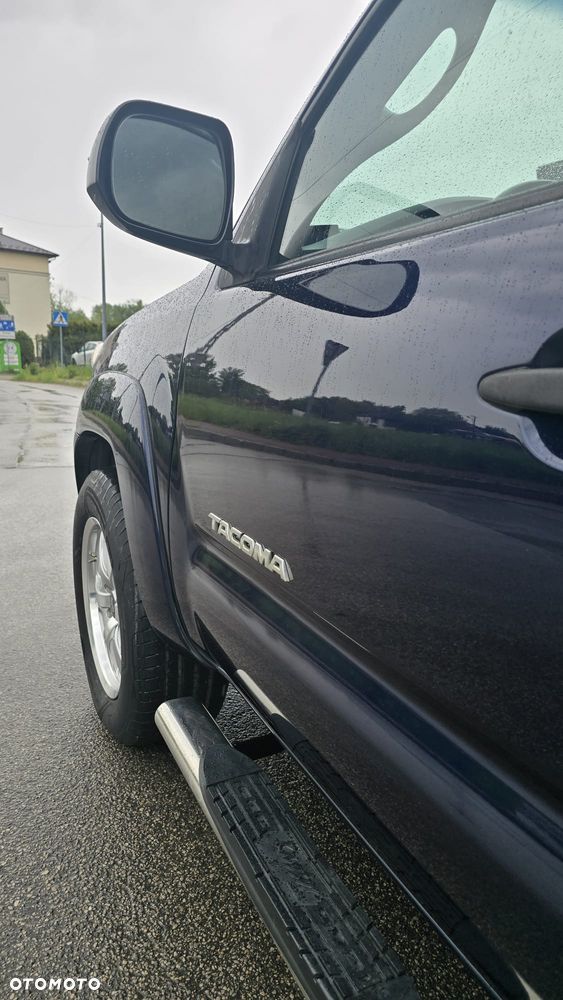 Toyota Tacoma - 13