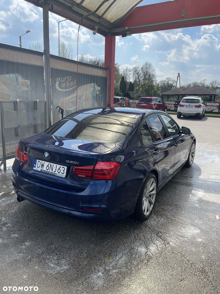 BMW Seria 3 320i Edition Luxury Line Purity - 4