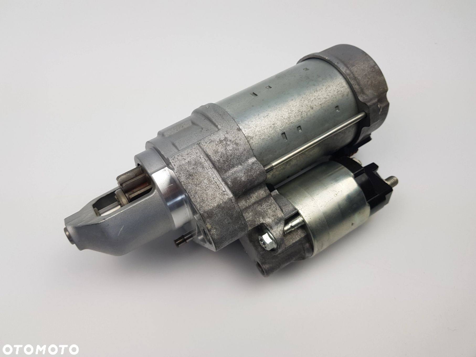 Rozrusznik BMW X5 G05 G11 G30 N63 4.4 V8 8657337 - 7
