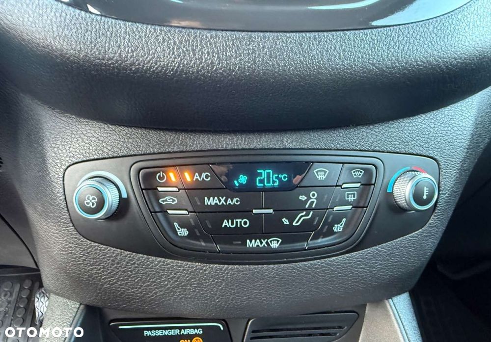 Ford Tourneo Courier - 18