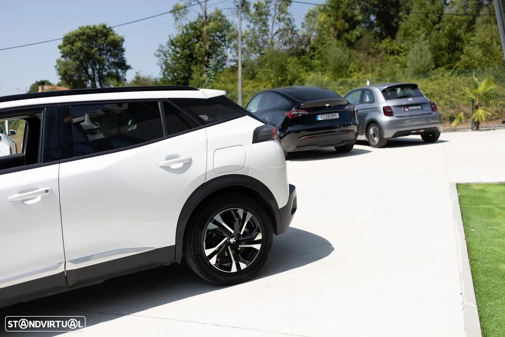 Peugeot e-2008 Allure - 10