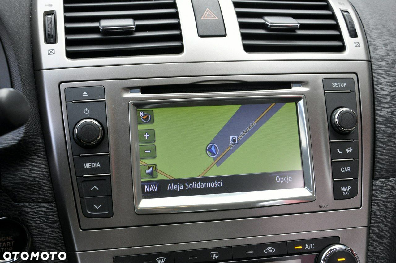 Toyota Avensis 2.0 Multidrive S Executive - 32