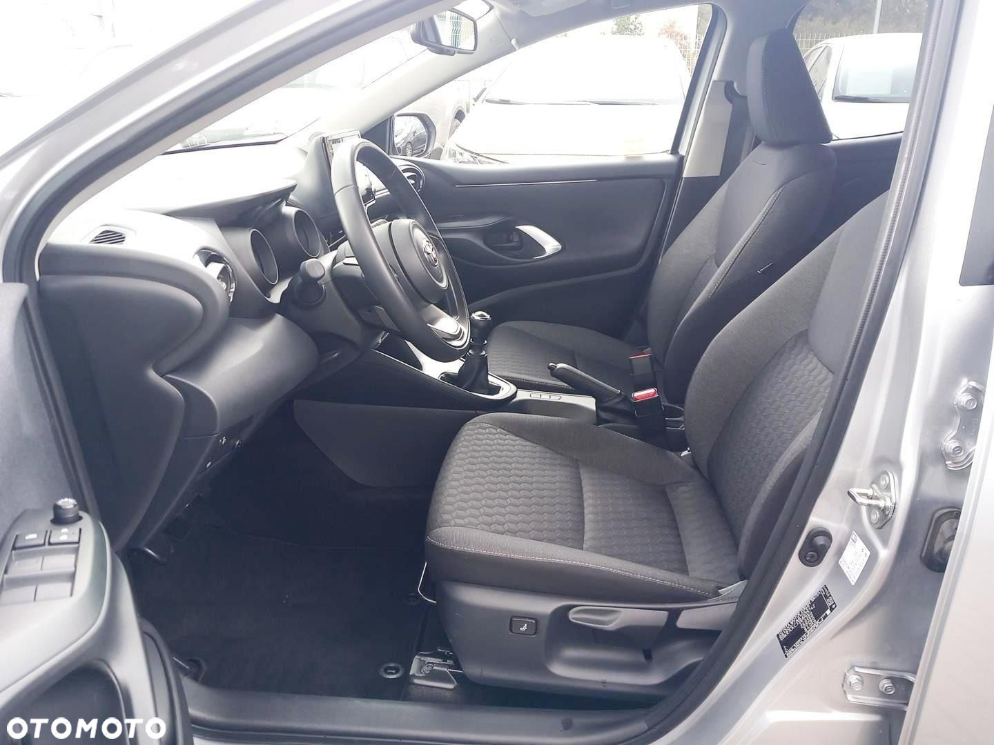 Toyota Yaris - 12