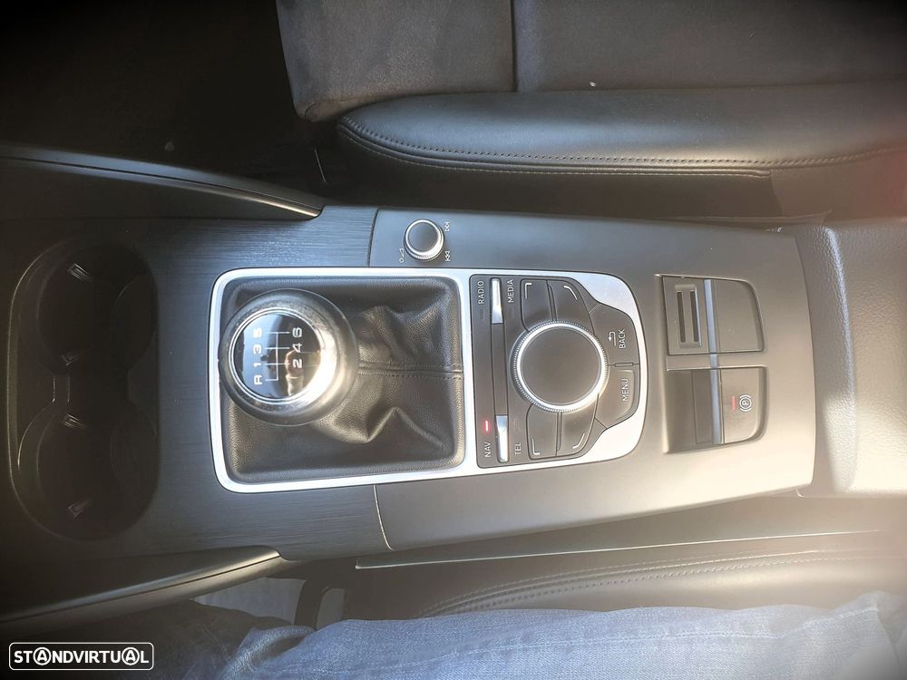 Audi A3 Sportback 1.6 TDI S-line - 28