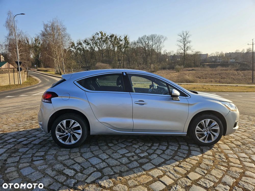 Citroën DS4 e-HDi 110 SoChic - 20