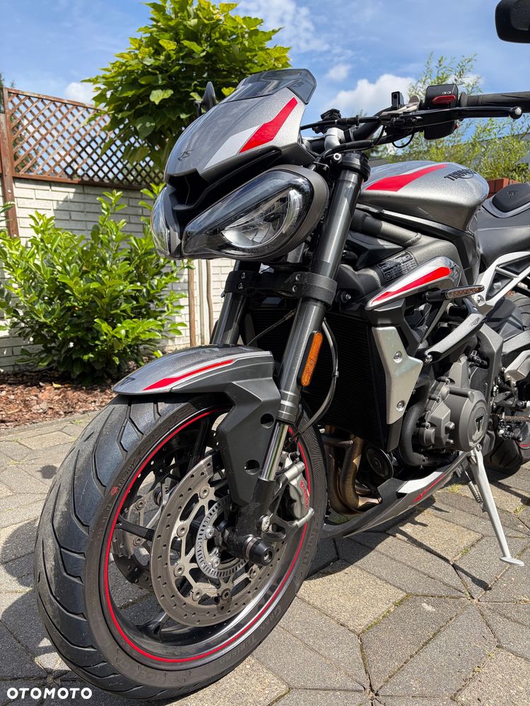 Triumph Street Triple - 26