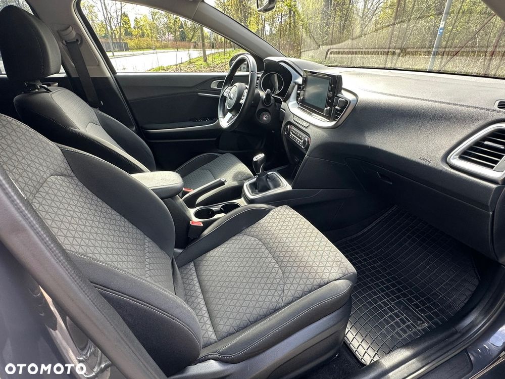 Kia Ceed 1.6 CRDi mHEV M - 15