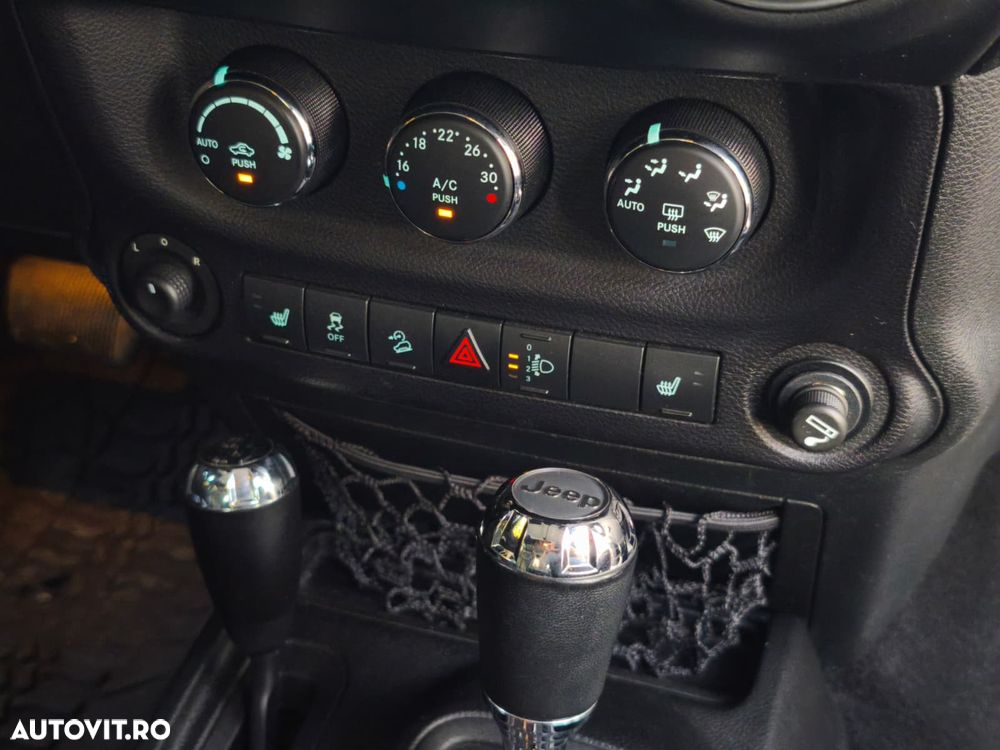Jeep Wrangler 2.8 CRD AT Sahara - 18