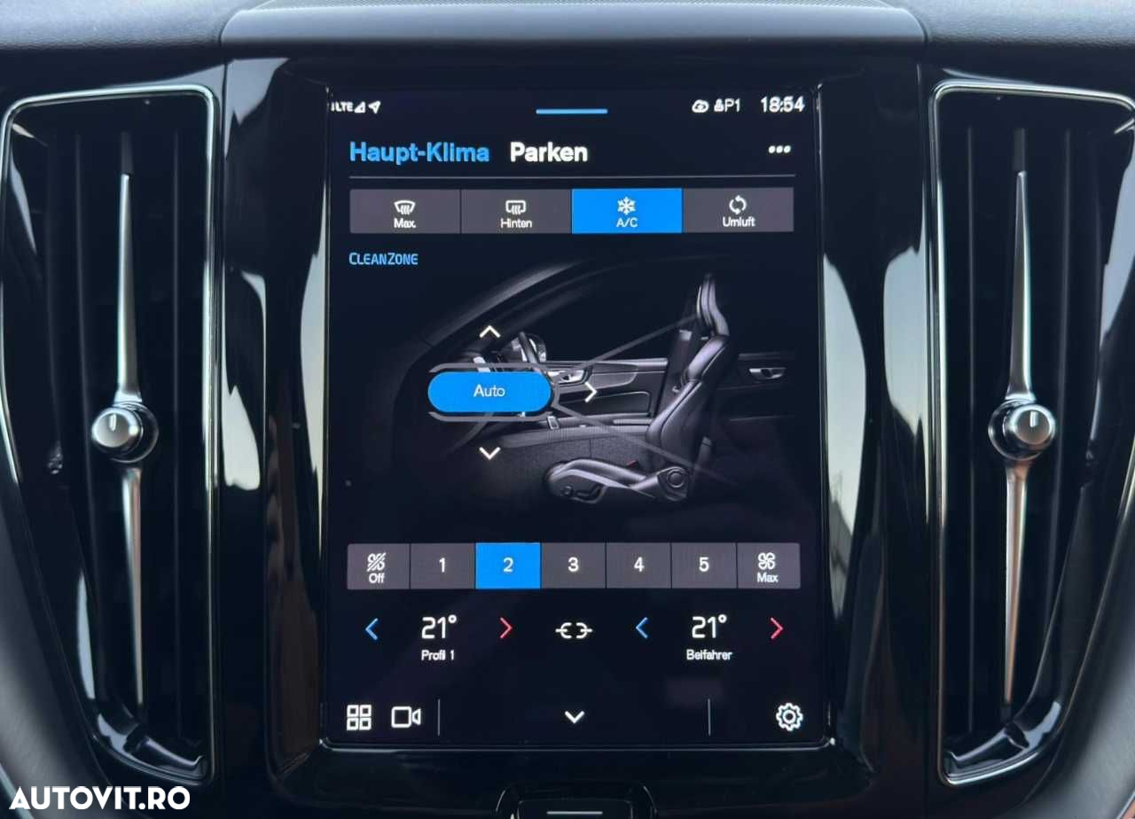 Volvo XC 60 B4 MHEV AT8 FWD Momentum Pro - 27