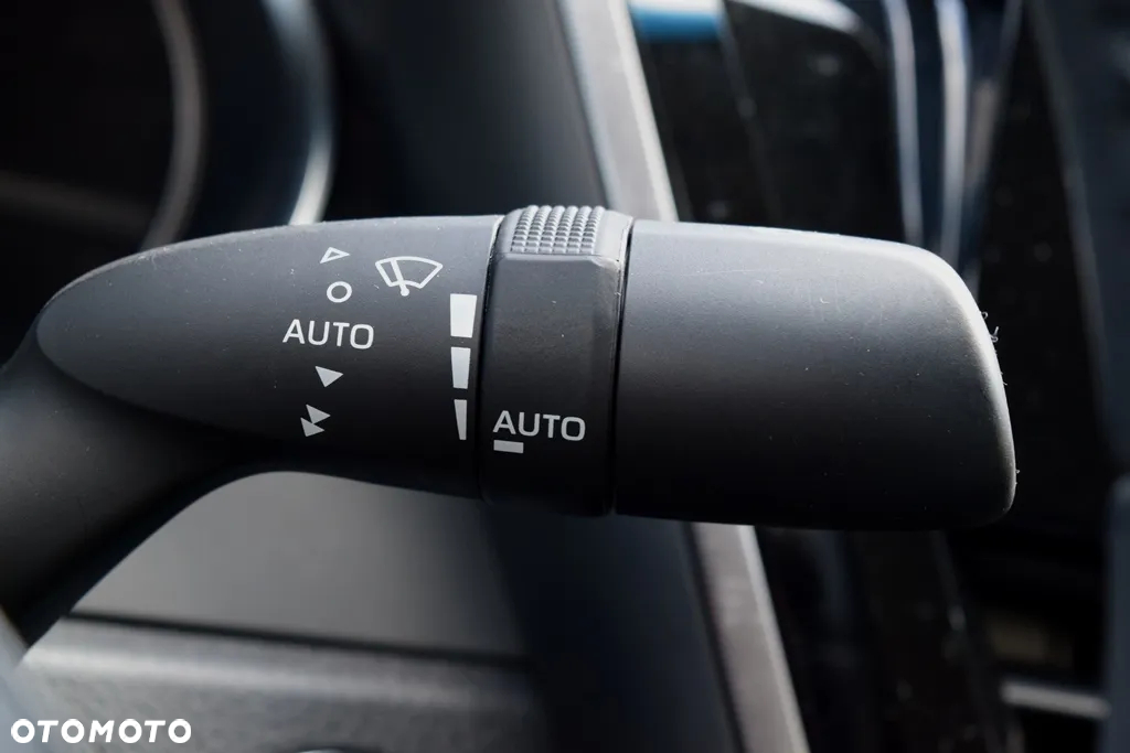 Toyota Camry 2.5 Hybrid Comfort CVT - 22