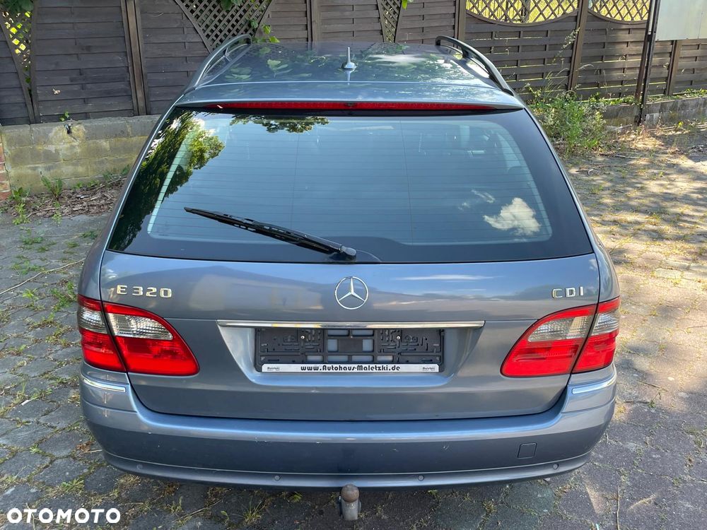 Mercedes-Benz Klasa E 320 CDI 7G-TRONIC Elegance - 19