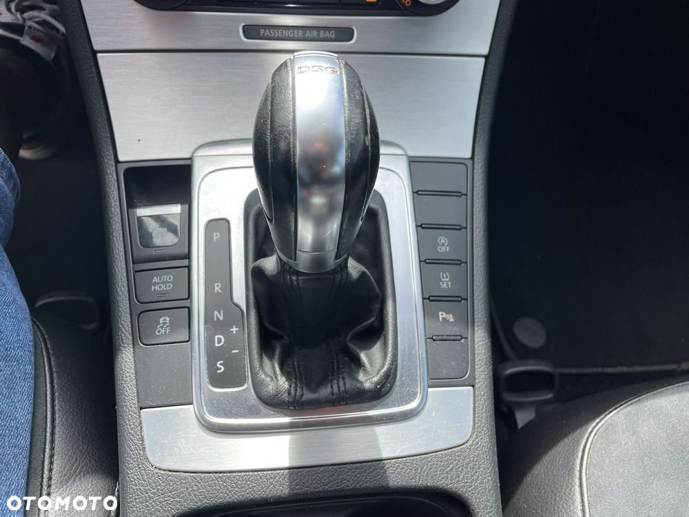 Volkswagen Passat - 20