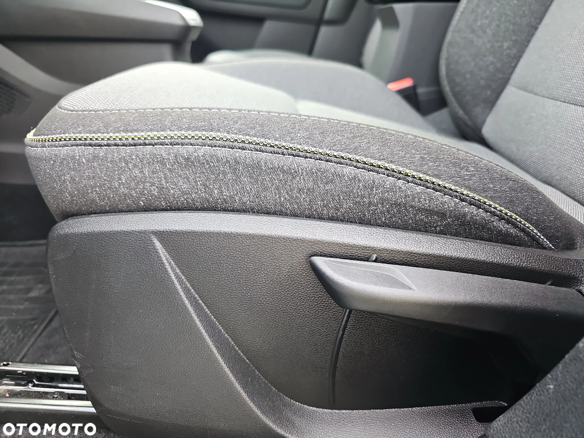 Renault Captur 1.0 TCe Techno - 29