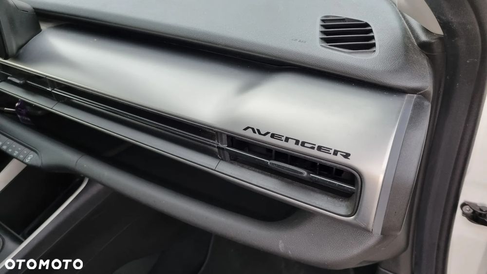 Jeep Avenger 1.2 GSE T3 Turbo-Benzin GDI Summit - 37