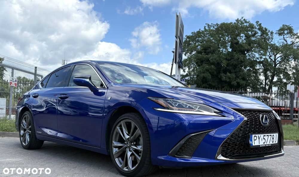 Lexus ES 300h F Sport Edition - 4