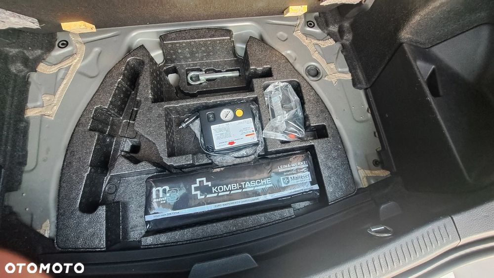 Toyota Auris 1.8 HSD Sol - 13