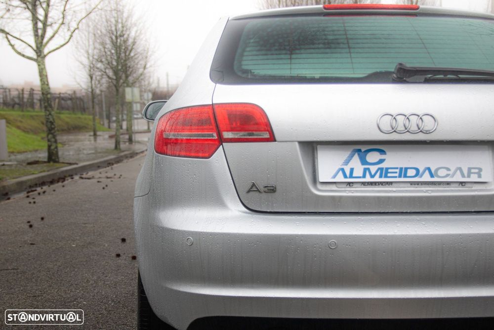 Audi A3 Sportback 1.6 TDI Attraction - 14