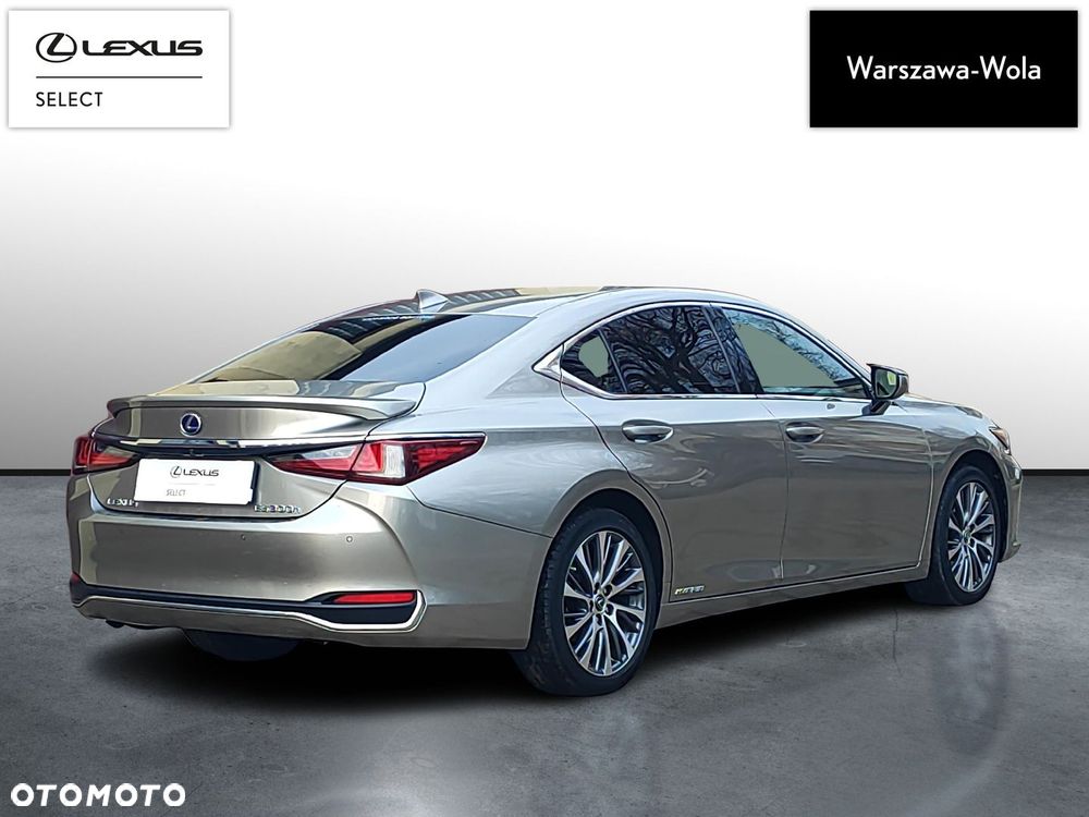Lexus ES - 10