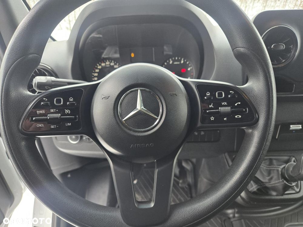 Mercedes-Benz SPRINTER - 20