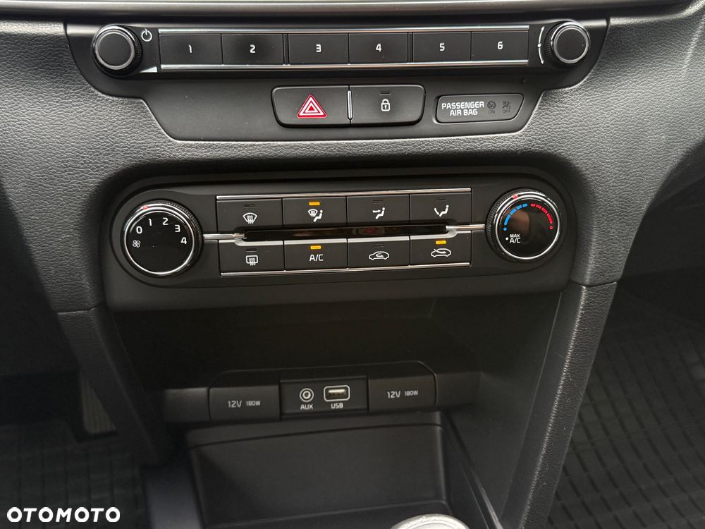 Kia Ceed - 35
