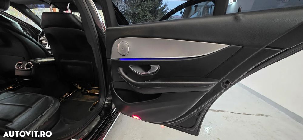 Mercedes-Benz E 220 d T 9G-TRONIC AMG Line - 24