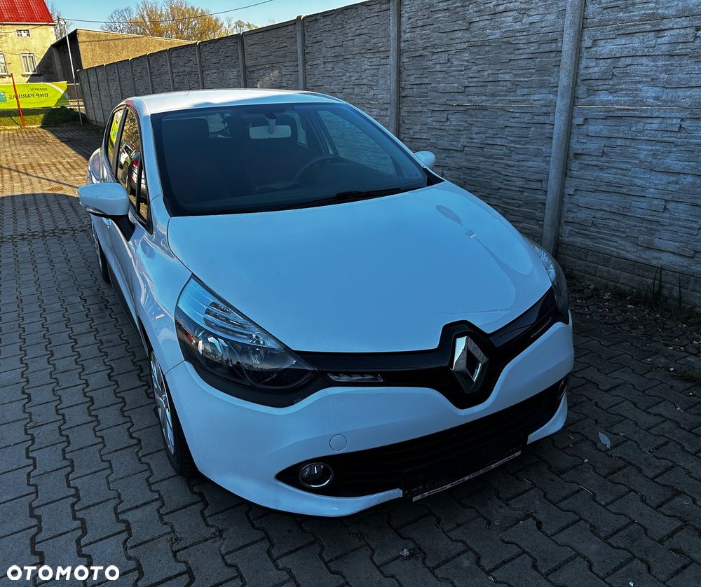 Renault Clio 1.2 16V 75 Luxe - 11