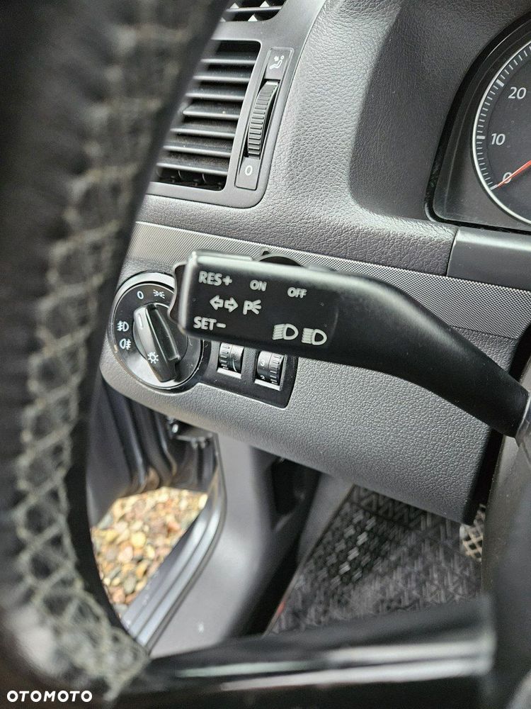 Volkswagen Touran - 15
