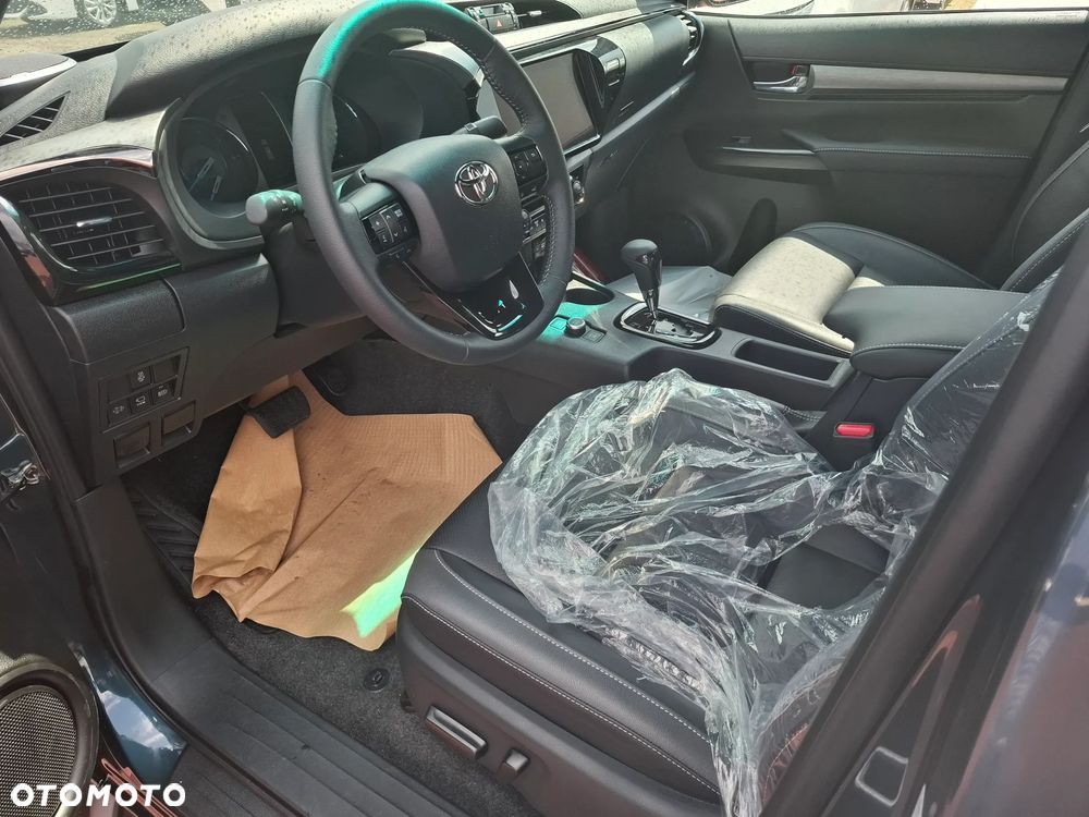 Toyota Hilux 2.8 D-4D Double Cab Invincible 4x4 - 9