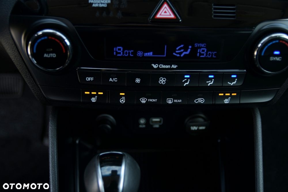Hyundai Tucson blue 1.7 CRDi 2WD DCT Premium - 30
