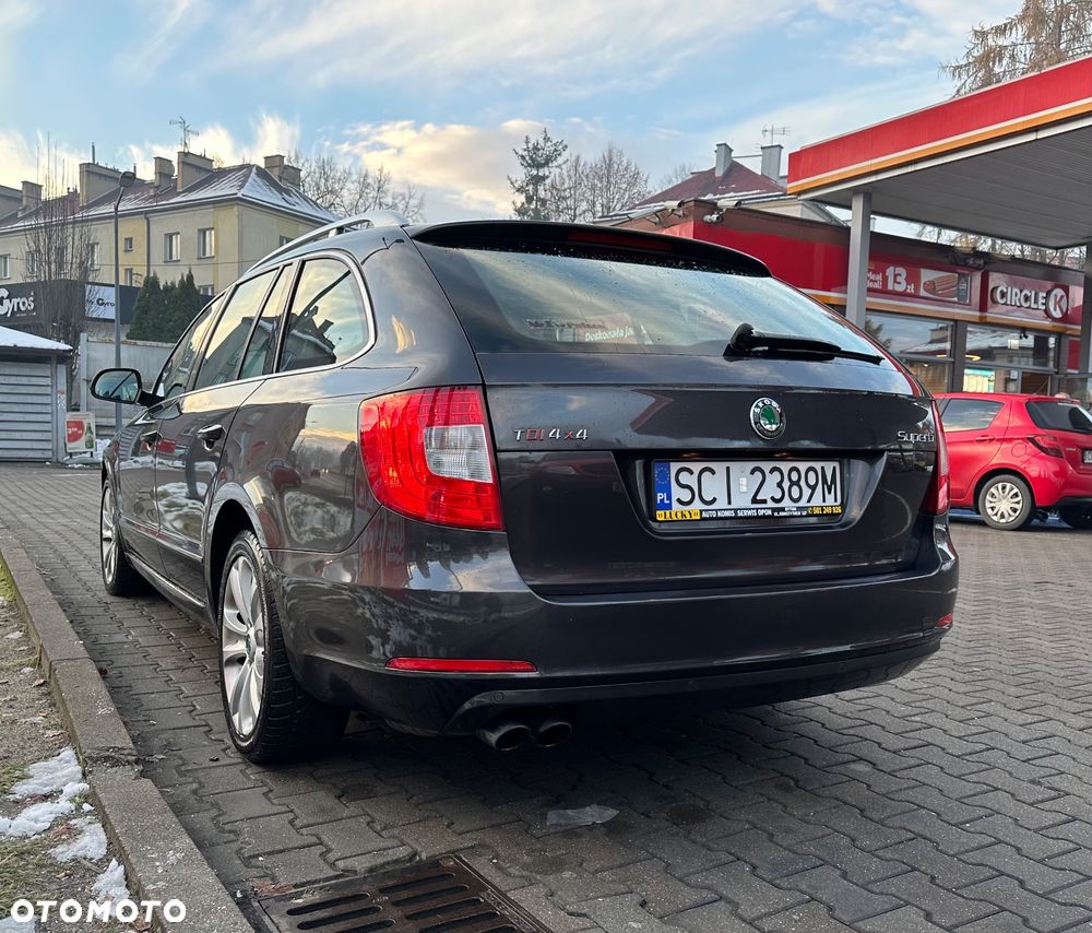 Skoda Superb 2.0 TDI 4x4 Platinum - 4