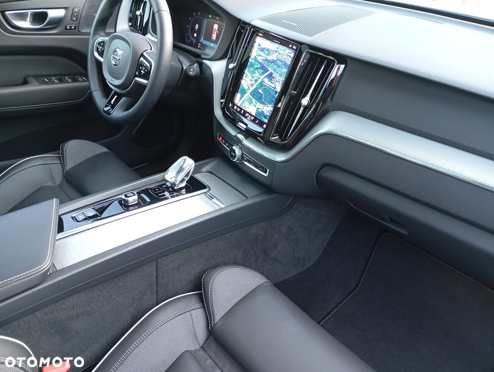 Volvo XC 60 B4 D AWD Ultimate Dark - 14