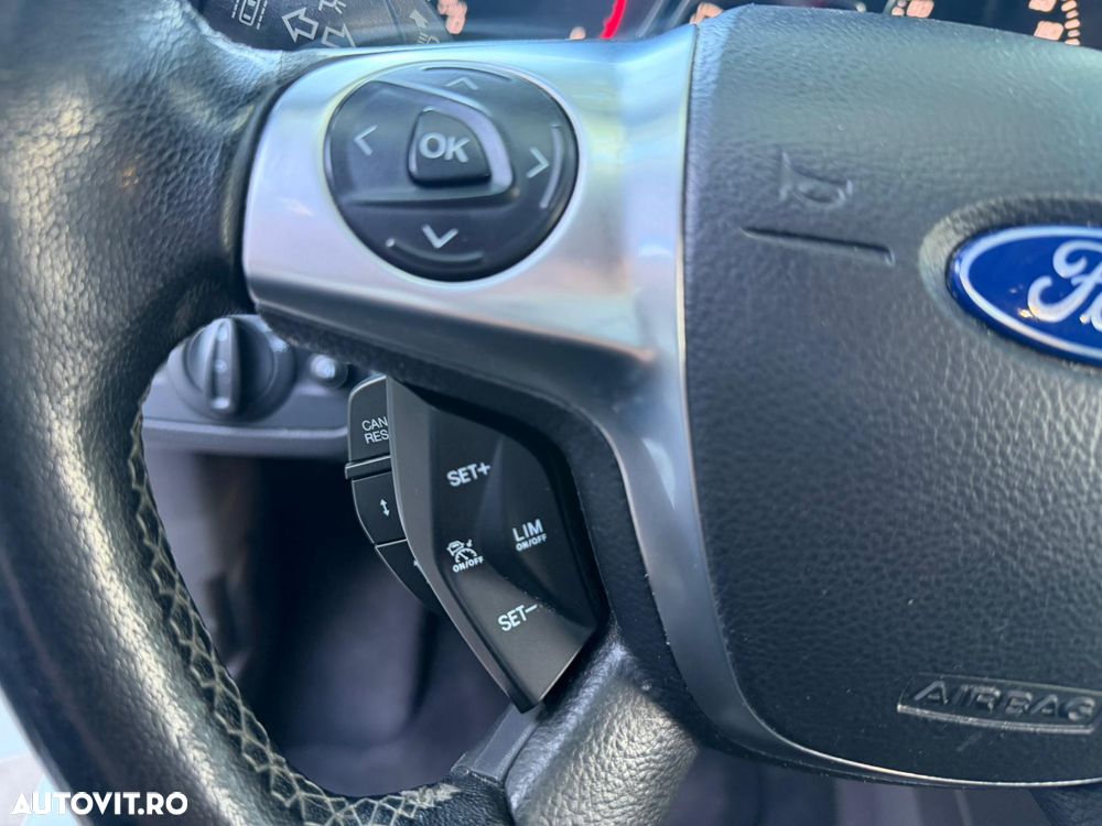 Ford Kuga 2.0 TDCi 4WD Powershift ST-Line - 15