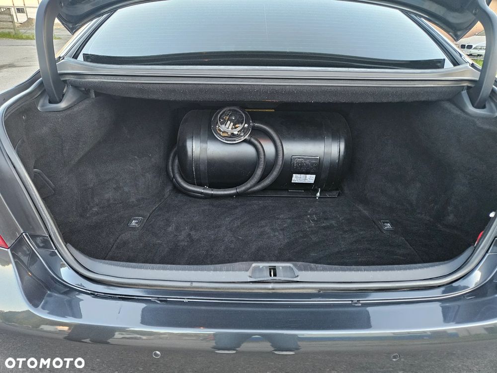 Lexus LS - 6