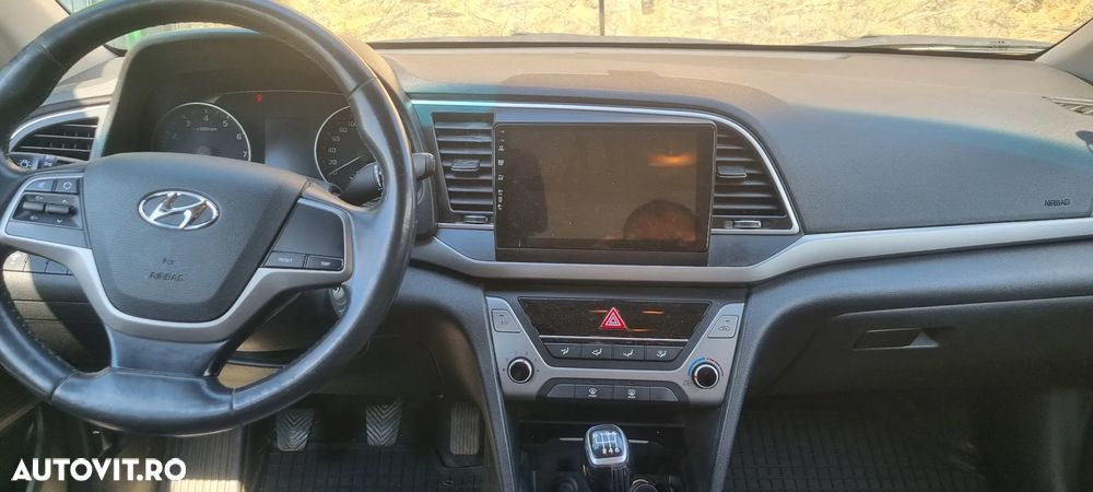 Hyundai Elantra 1.6 MPi Classic - 8