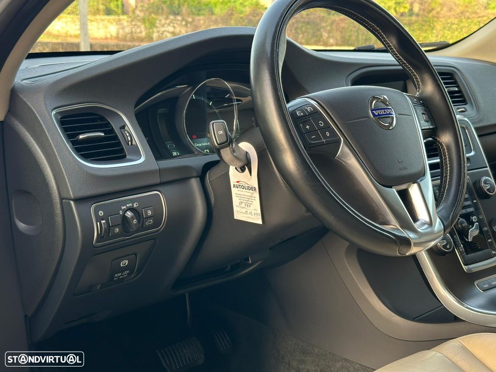 Volvo V60 2.4 D6 Summum AWD Phev - 26