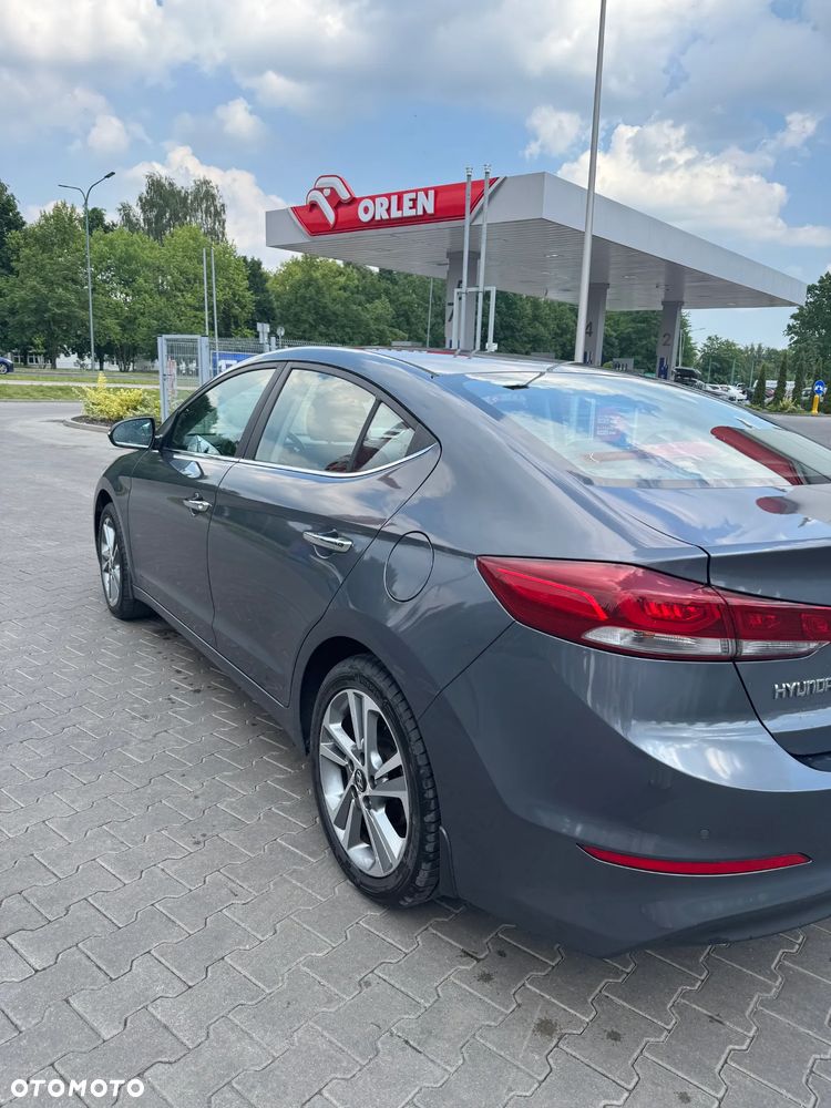 Hyundai Elantra 1.6 Style - 5