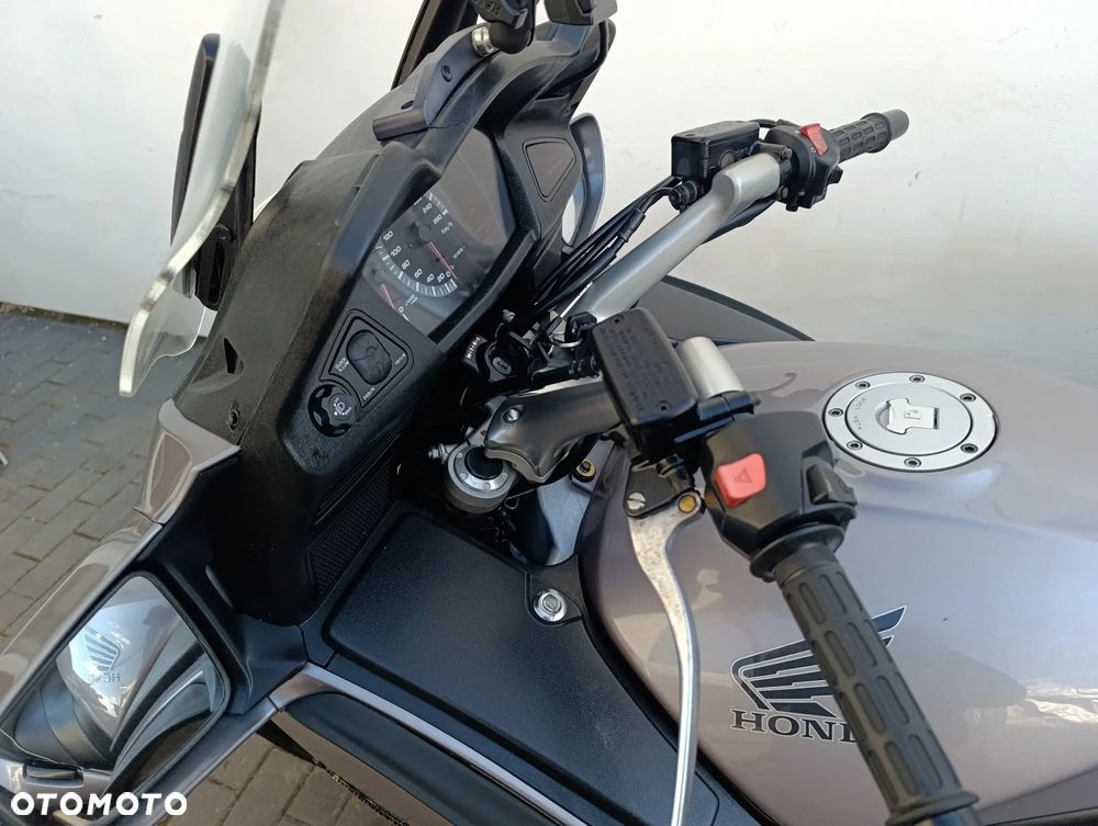 Honda ST - 12