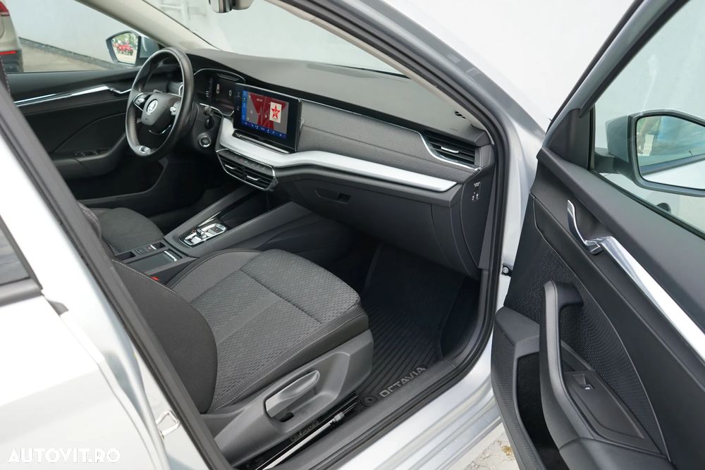 Skoda Octavia 2.0 TDI DSG Style - 26