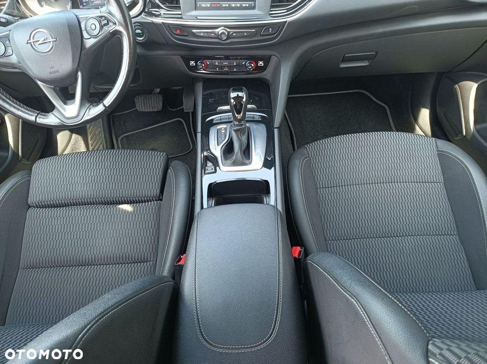 Opel Insignia - 18