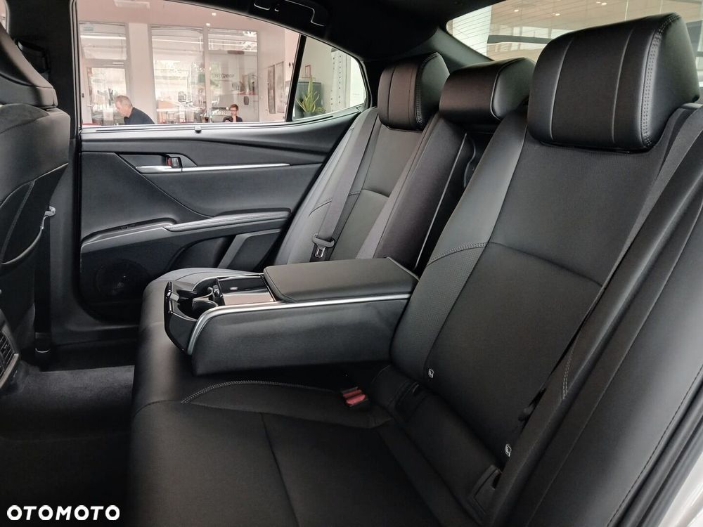 Toyota Camry - 12