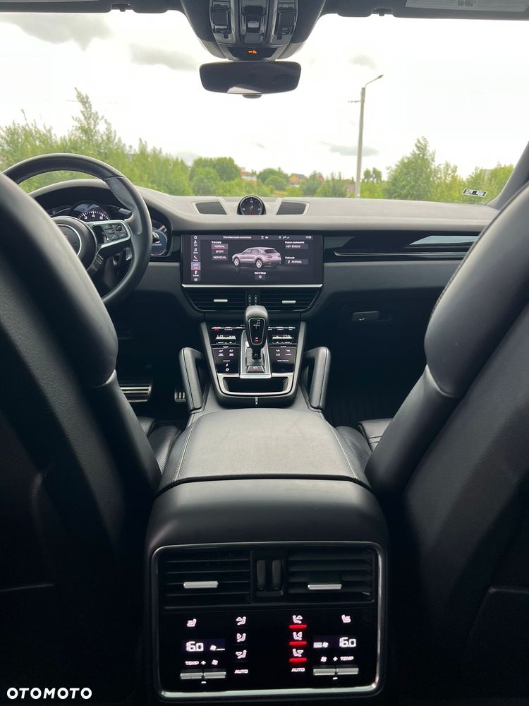 Porsche Cayenne - 9